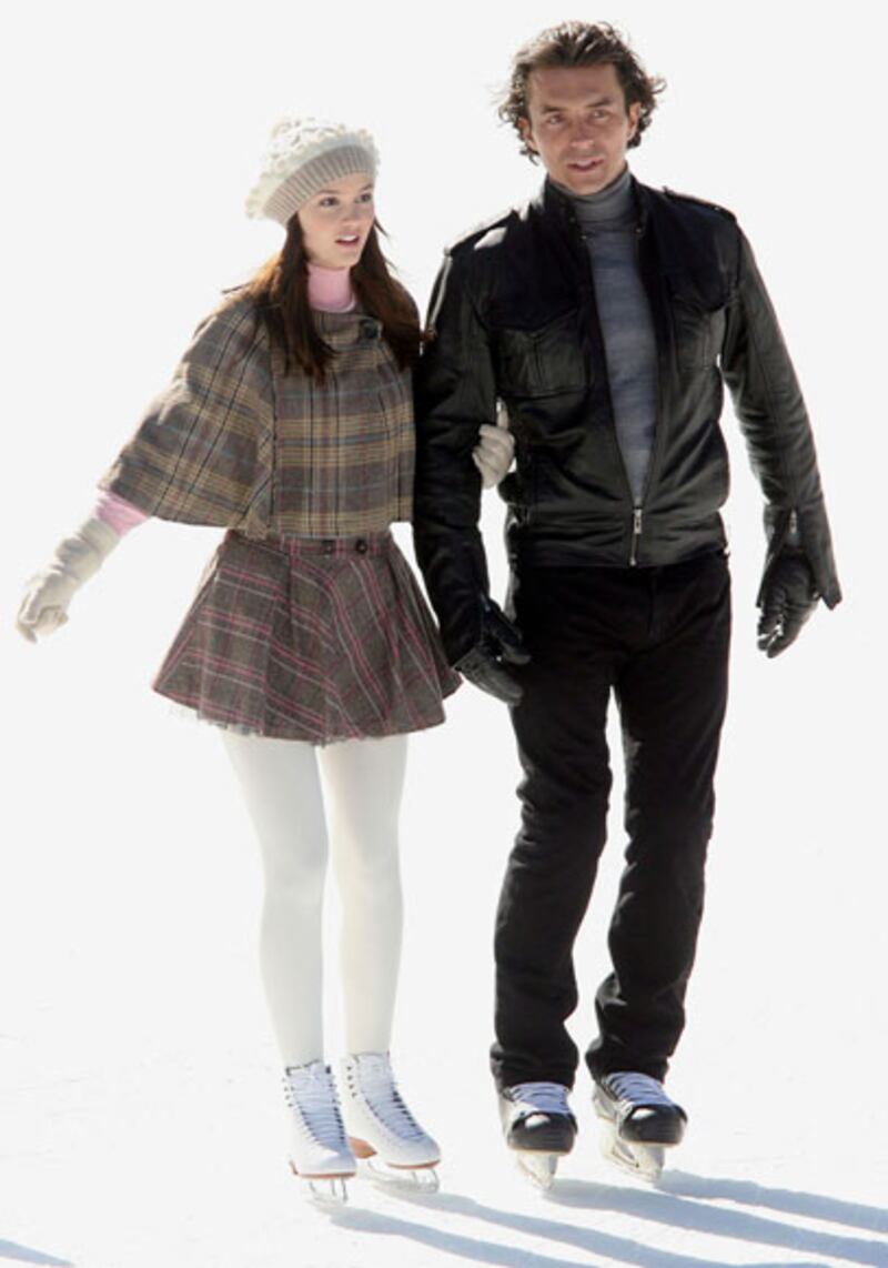 galleries/2011/11/26/celebrities-ice-skating-pippa-middleton-suri-cruise-photos/stars-on-skates-leighton-meester_tyqzaa