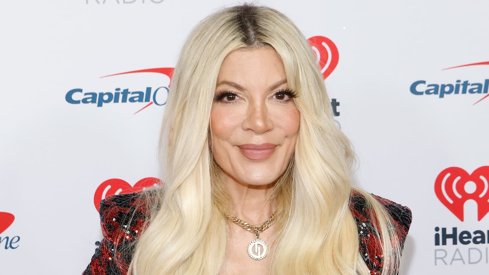 Tori Spelling at the 2023 KIIS FM iHeartRadio Jingle Ball.