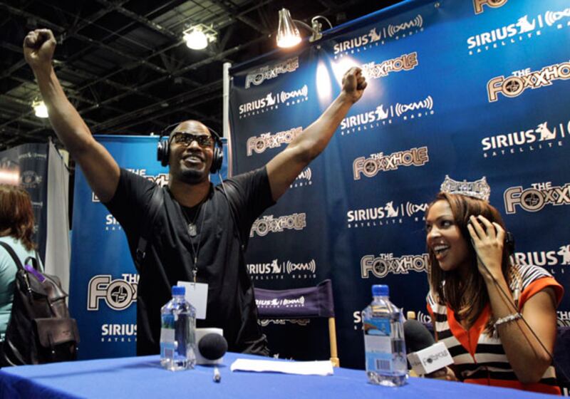 galleries/2010/02/05/stars-celebrate-super-bowl-xliv/super-bowl-celefoxx_gvocmx