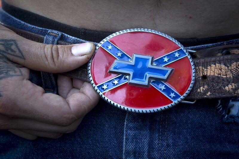 galleries/2015/06/27/confederate-flag-rally-ride-for-pride-photos/150627-confederate-pride-05_lqjc4m