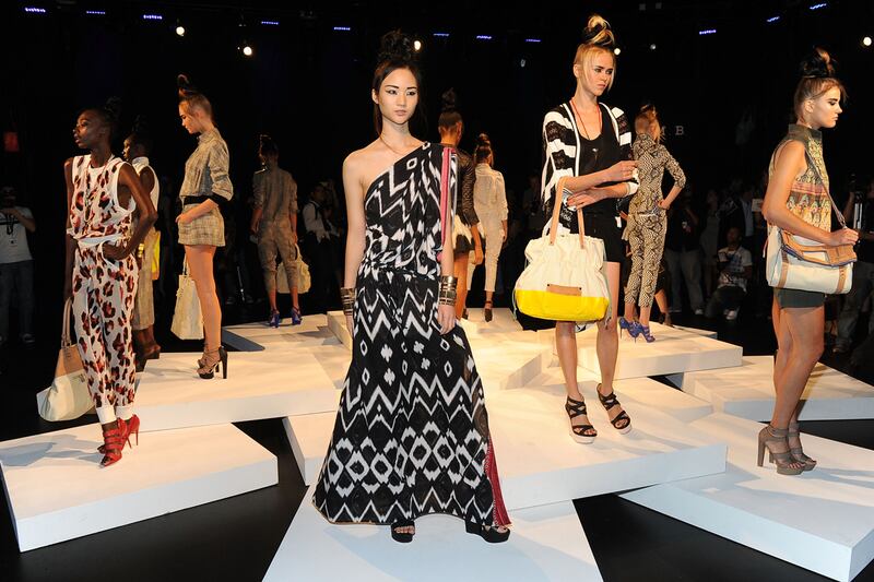 galleries/2011/09/12/new-york-fashion-week-spring-2012-day-4-photos/fashion-day4-lamb_gcrikv