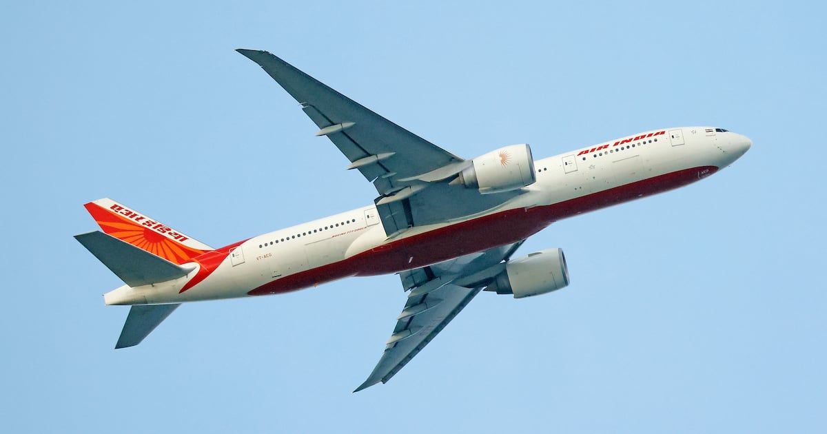 Drunk Airline Pilot Removed From Plane Shortly Before Takeoff