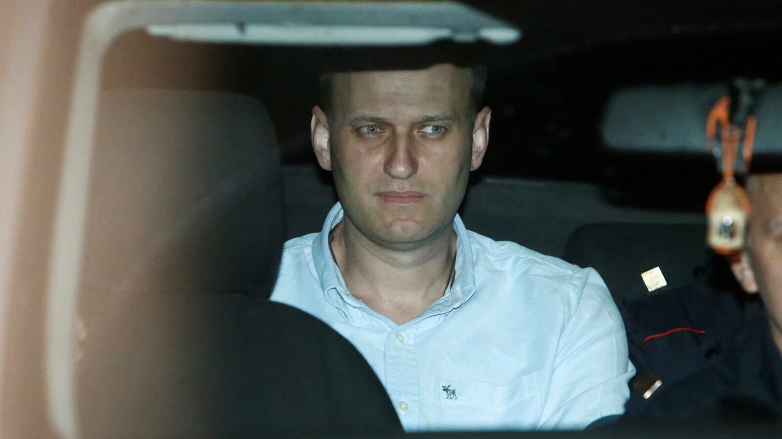 170712-navalny-arrest-cheat_lyxp2y