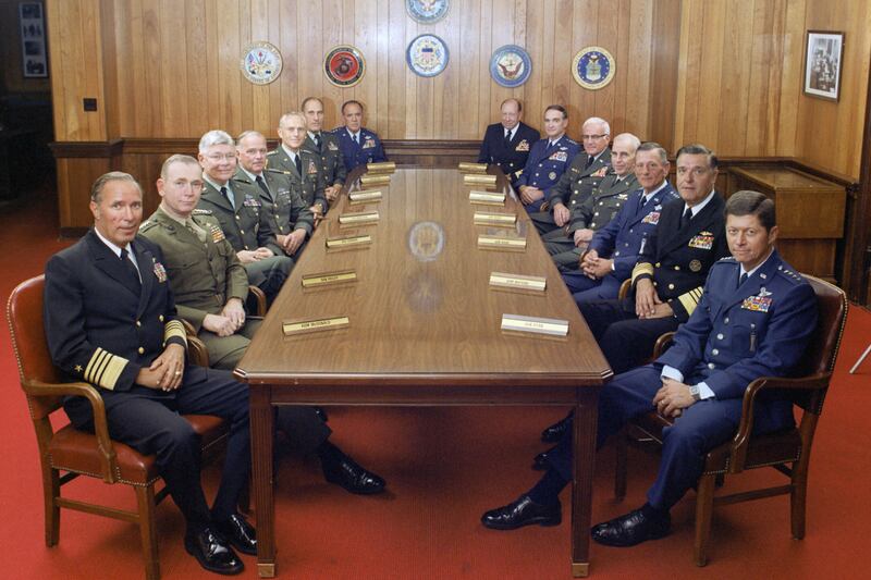 galleries/2015/12/03/holiday-movie-preview-star-wars-the-force-awakens-the-revenant-and-more/151201-holiday-where-invade_klqgpu