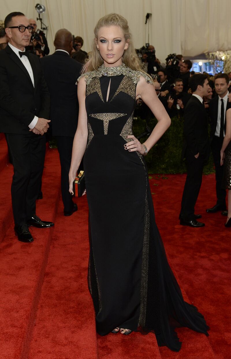 galleries/2013/05/06/met-gala-2013-red-carpet-gallery-photos/130506-met-gala-Swift_d44nei