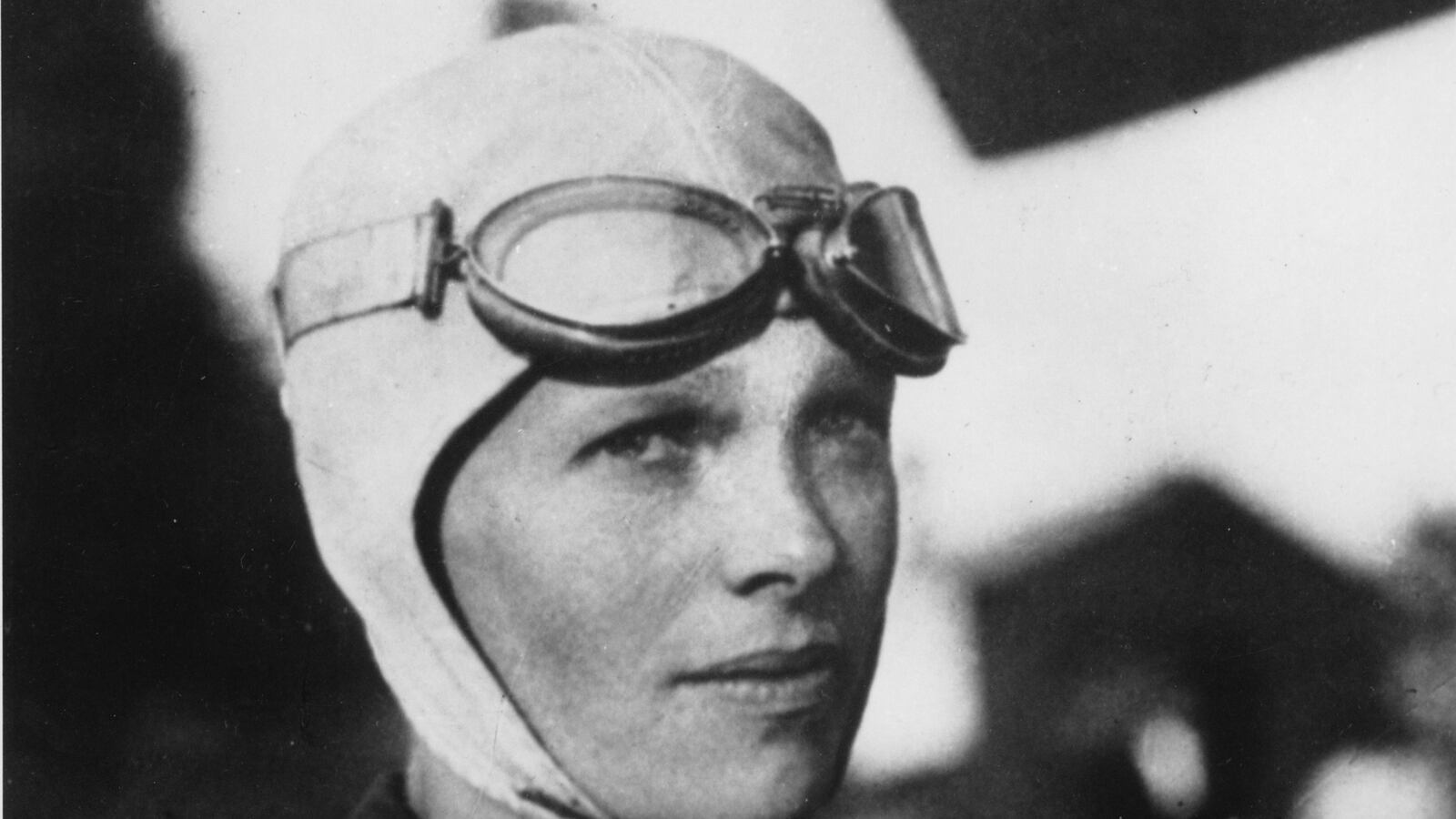 cheats/2012/07/24/search-on-for-amelia-earhart-plane/earhart-plane-search-hawaii-cheat_m67aa3