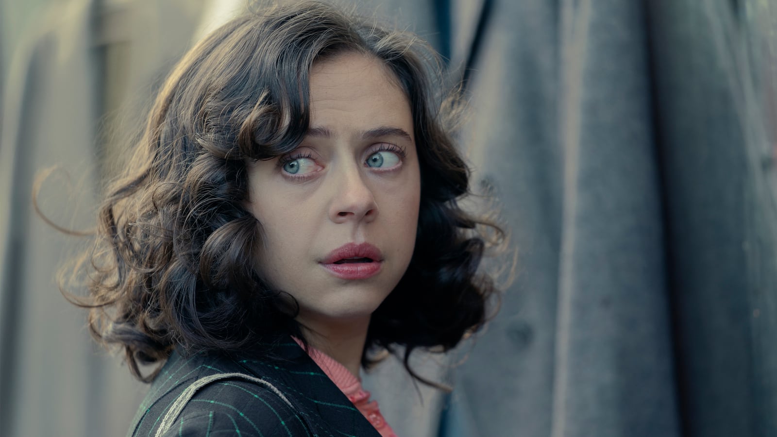 230430-small-light-tease_mt1yqy