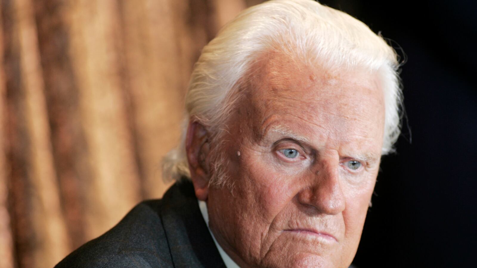 cheats/2011/12/01/billy-graham-diagnosed-with-pneumonia/billy-graham-hospitialized-cs_yzgtmo