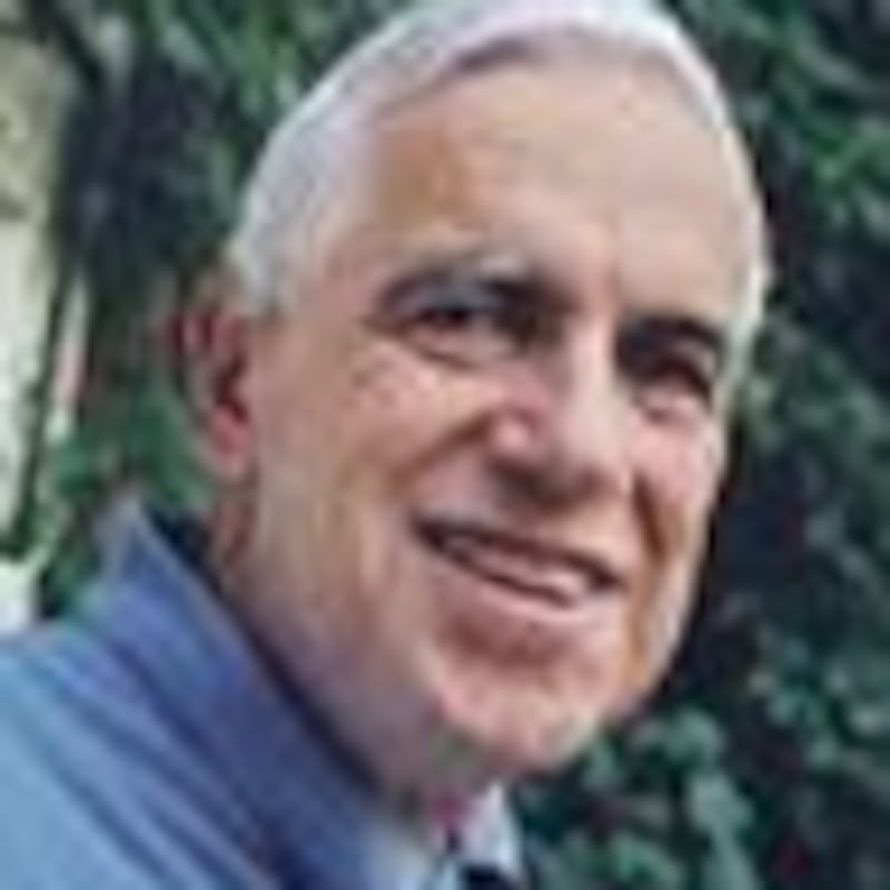 articles/2010/10/01/phillip-k-howards-manifesto-tea-partiers-centrists-and-lefties-react/author-photo---henry-stern_adx8sx