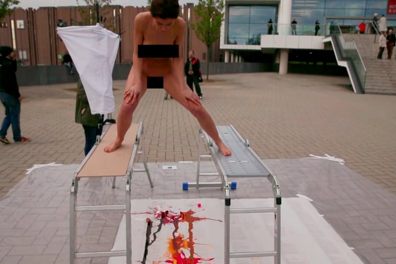 articles/2014/04/25/the-latest-proof-that-performance-art-is-bullshit-a-woman-who-births-paint-filled-eggs-from-her-vagina/140424-crocker-performance-art-tease_iqvfwv