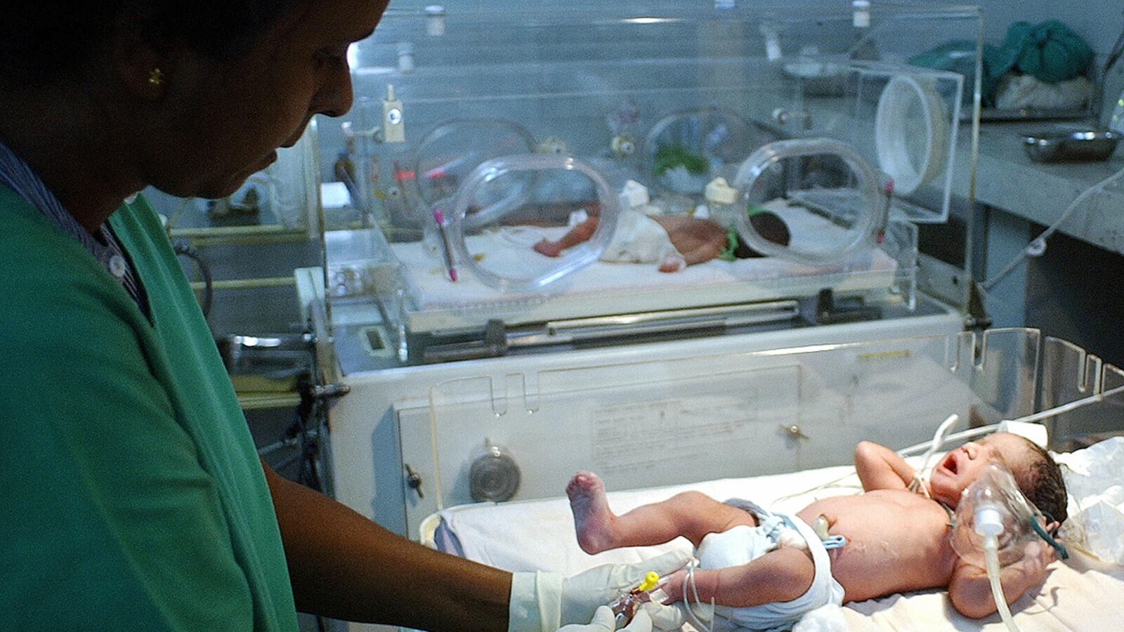 cheats/2012/04/27/woman-pregnant-with-nine-babies/mexican-woman-nine-babies-cheat_e6jx0q