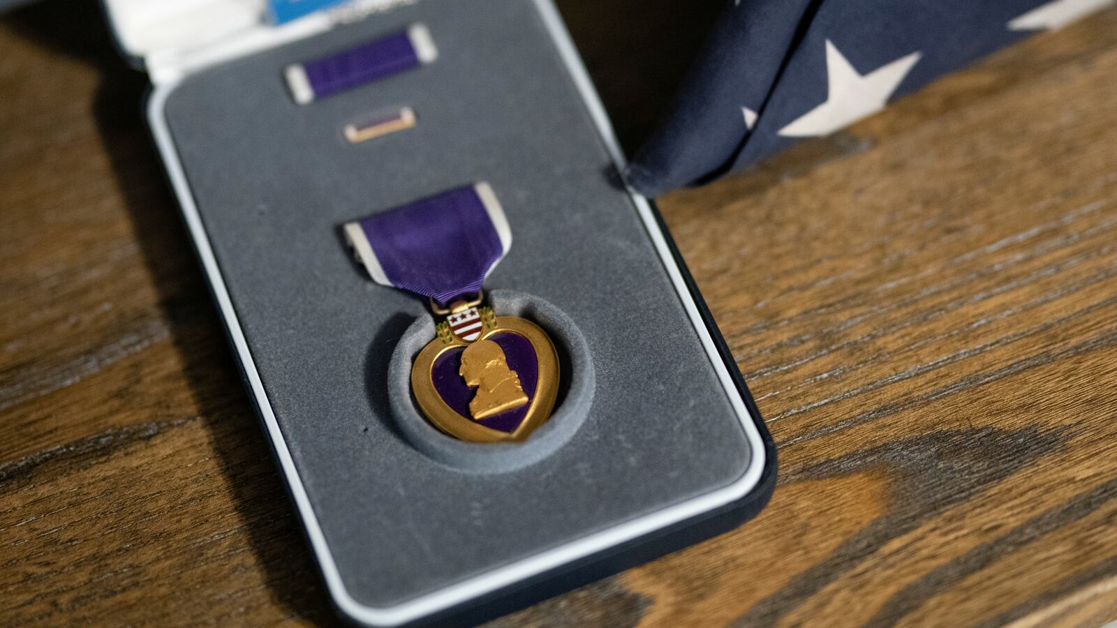 2020-10-26T202739Z_1603596281_RC2KQJ9K5U6Z_RTRMADP_3_USA-ELECTION-POLLS-VETS_uueaob