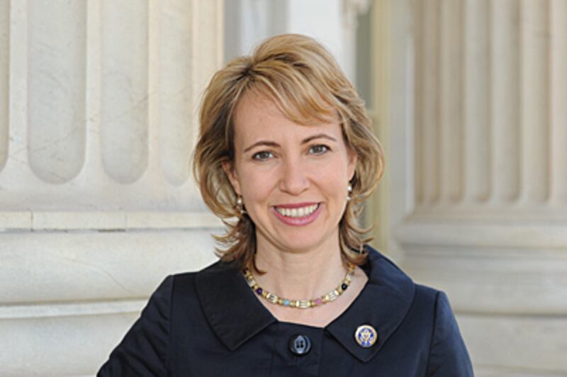 articles/2011/04/26/gabrielle-giffords-shooting-has-democrats-in-puzzle-over-arizona-senate-race/graham-giffords_175975_fye4vv