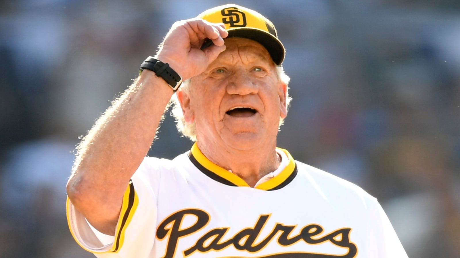 SAN DIEGO, CA - JULY 12: Former San Diego Padre Randy Jones tips his hat to the crowd prior to the 87th Annual MLB All-Star Game at PETCO Park on July 12, 2016 in San Diego, California.(Photo by Andy Hayt/Getty Images)