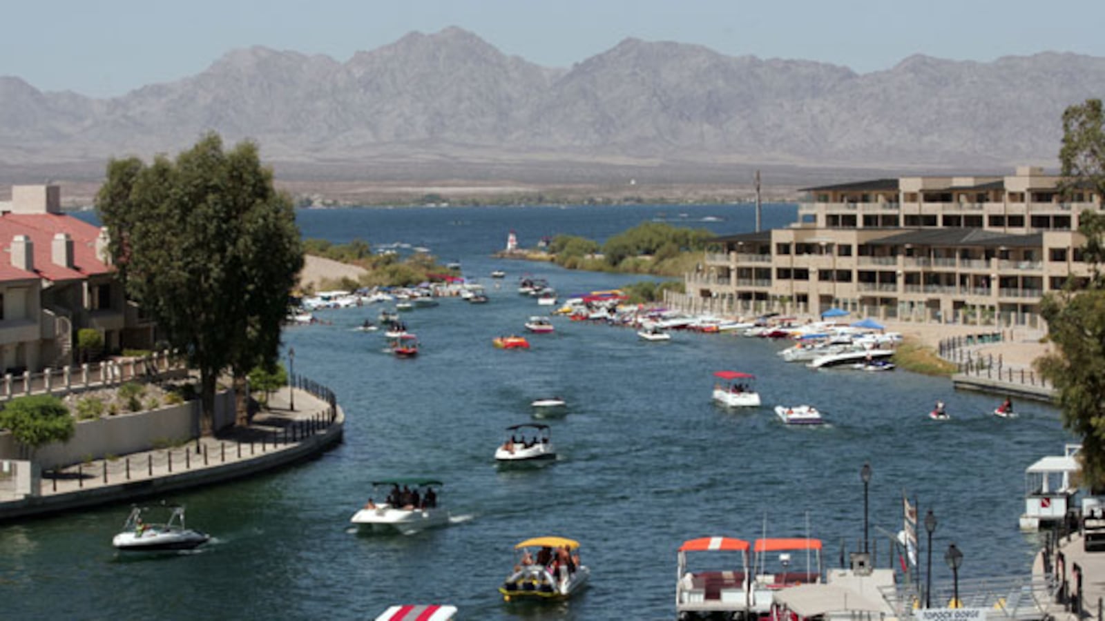 galleries/2010/08/23/america-s-most-recession-squeezed-cities/americas-poorest-metro-areas---lake-havasu-city-az_mv2izx