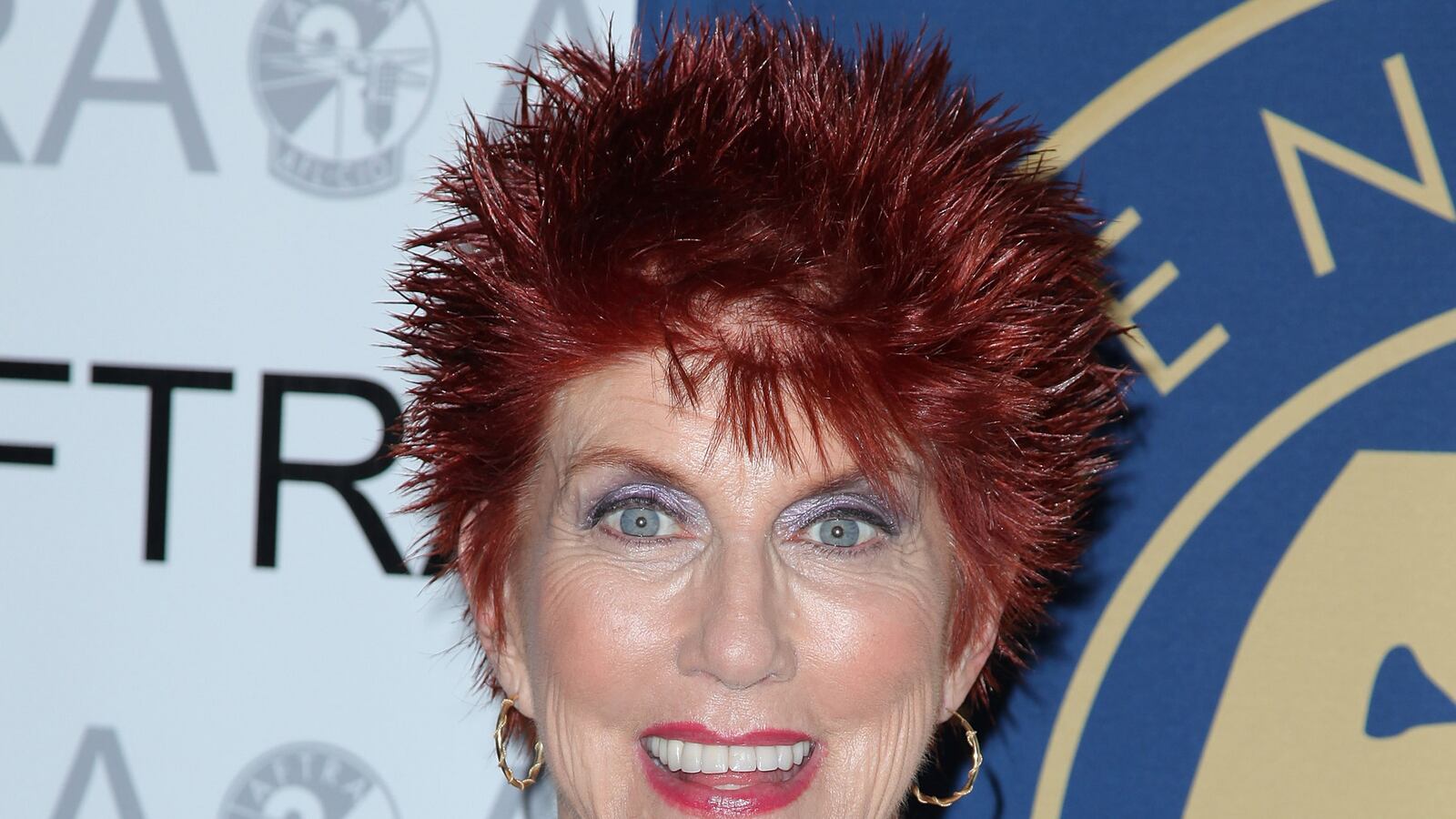 cheats/2013/11/04/simpsons-pays-tribute-to-wallace/131104-marcia-wallace-cheat_y9t8kj