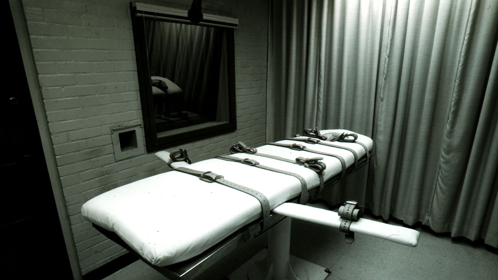 articles/2014/04/30/lethal-injection-leads-to-the-most-botched-executions/140430-lethal-injection-tease_pllld5