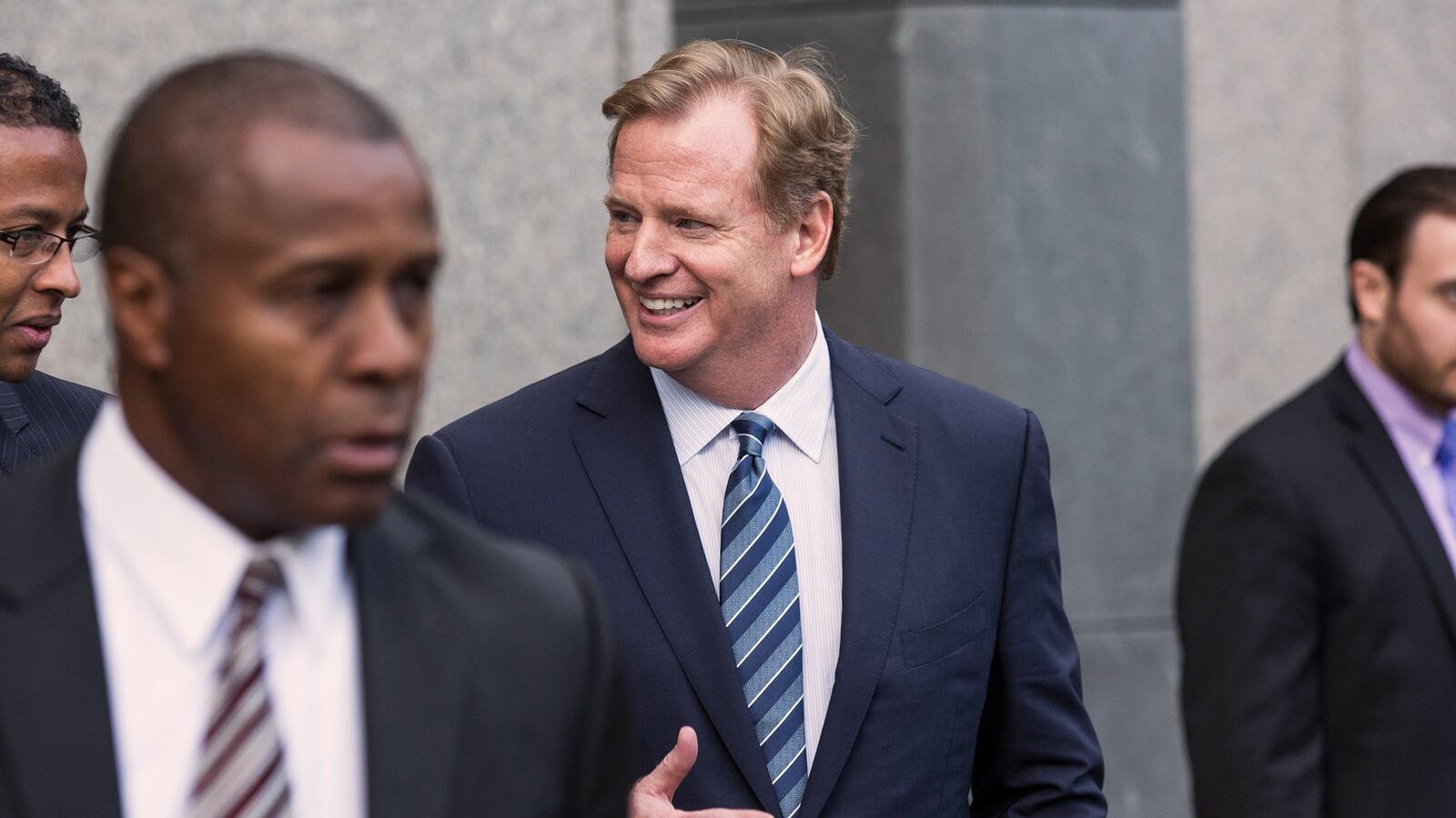 articles/2015/09/03/roger-goodell-the-nfl-s-patsy-in-chief/150903-collins-deflategate-tease_lsntgr