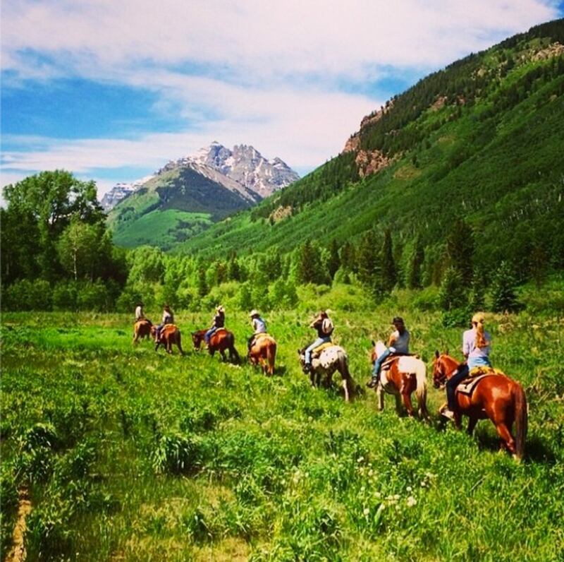 galleries/2014/07/05/from-karlie-kloss-to-taylor-swift-the-11-best-fashion-instagrams/140702-insta-atlanta_eg9mqv