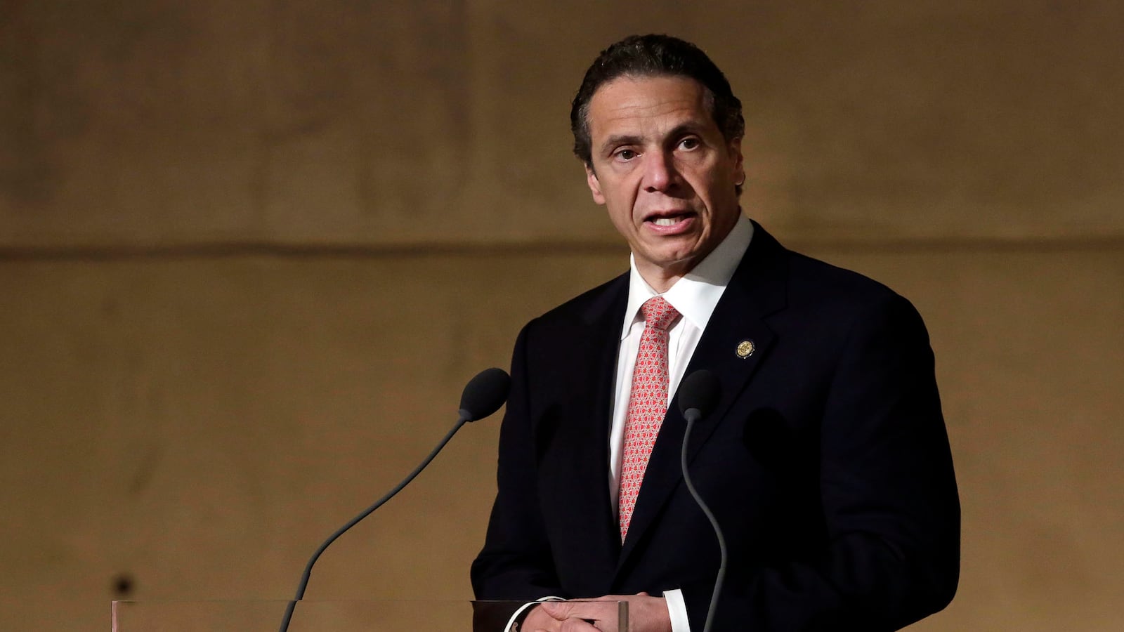 cheats/2014/07/31/ny-gov-threatened-with-investigation/140731-cuomo-cheat_pd2dmg