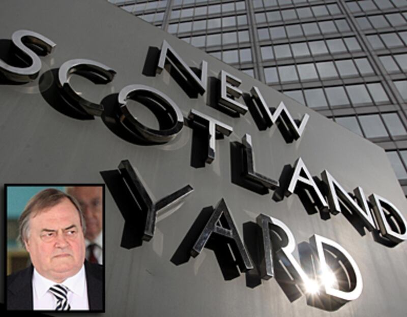 articles/2011/02/10/news-of-the-world-phone-hacking-scotland-yard-bungled-investigation/irving-phone-hacking_159117_psdjfr