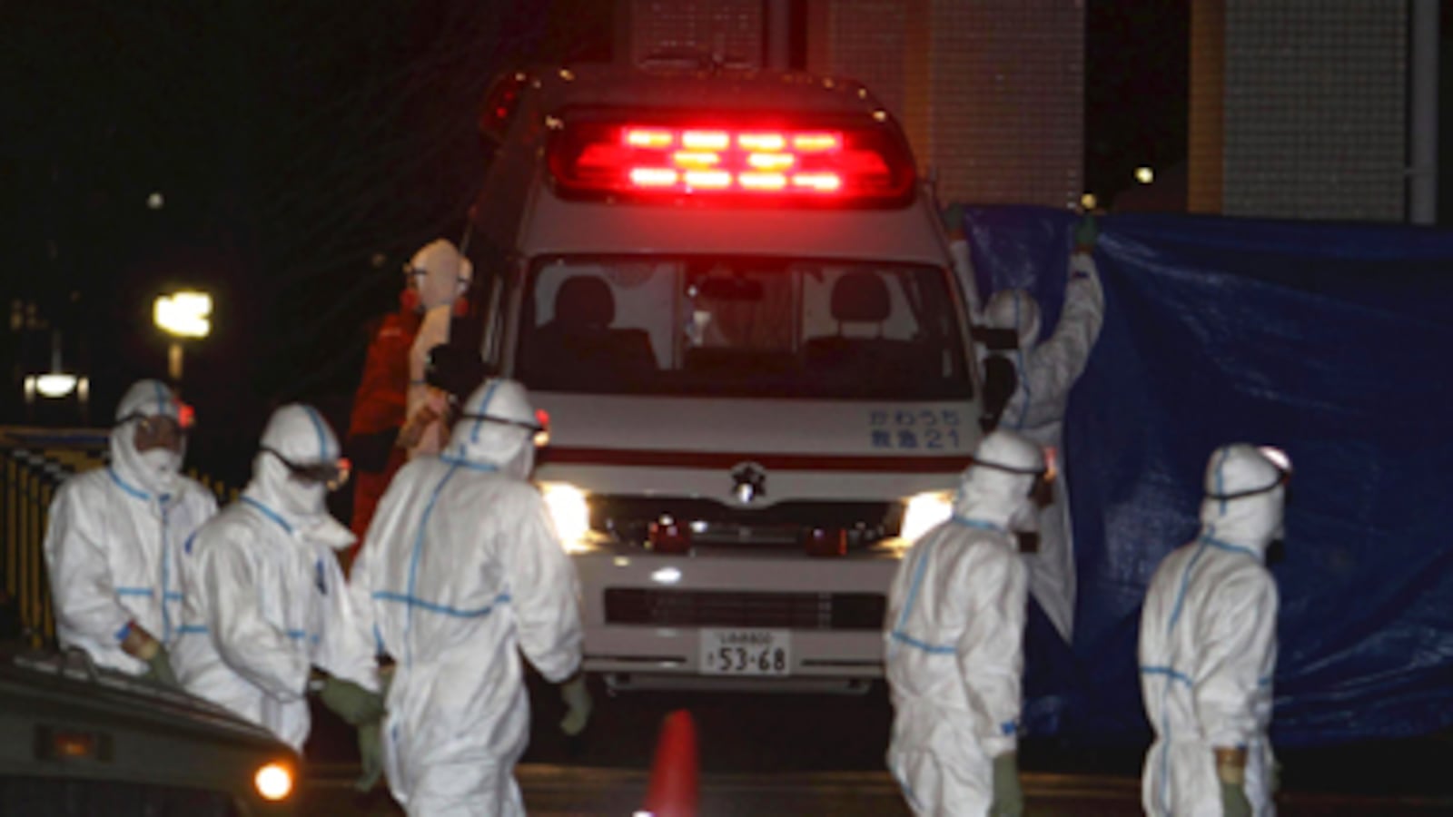 cheats/2011/04/01/fukushima-workers-expect-to-die/japan-nuclear-workers-hospitalized_epfrur