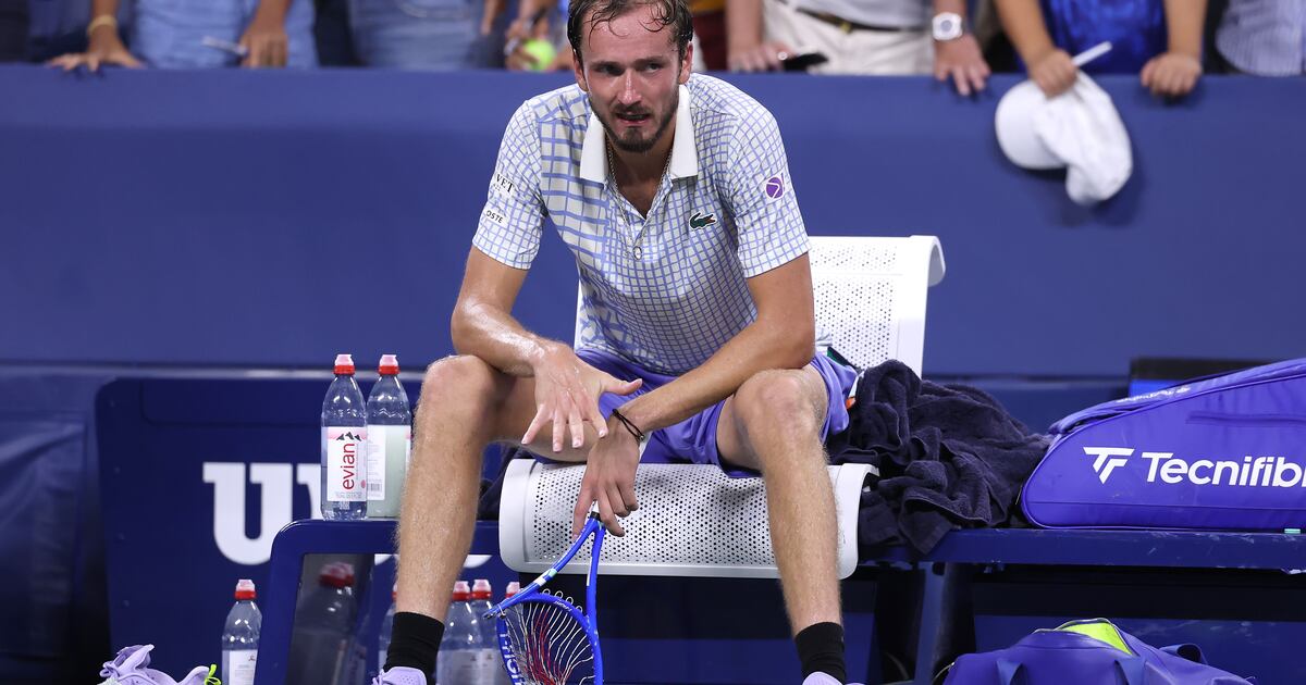 Tennis Racket Explodes Tennis Star Explodes Over Photographer’s Mistake in Racket-Smashing U.S ...