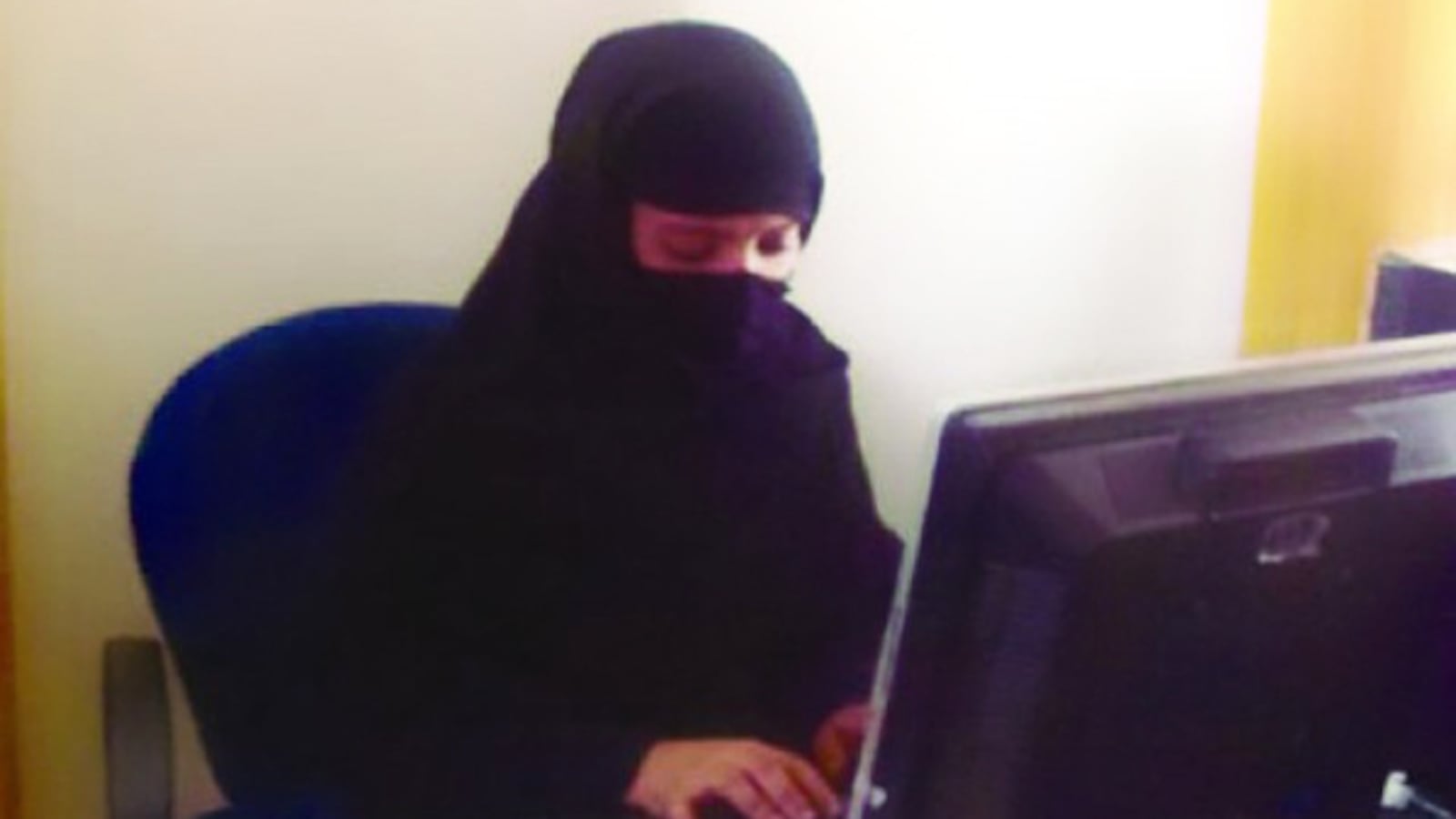 articles/2012/10/12/after-malala-yousafzai-shooting-can-shock-therapy-free-pakistan/farida-afridi-murder-ispahani_pxj8jp