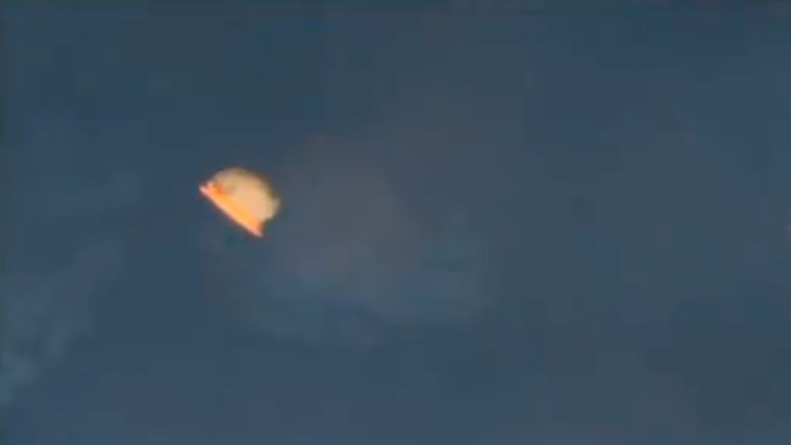 cheats/2013/08/20/flight-controllers-solve-ufo-mystery/130820-nasa-solves-ufo-mystery-cheat_brysk5
