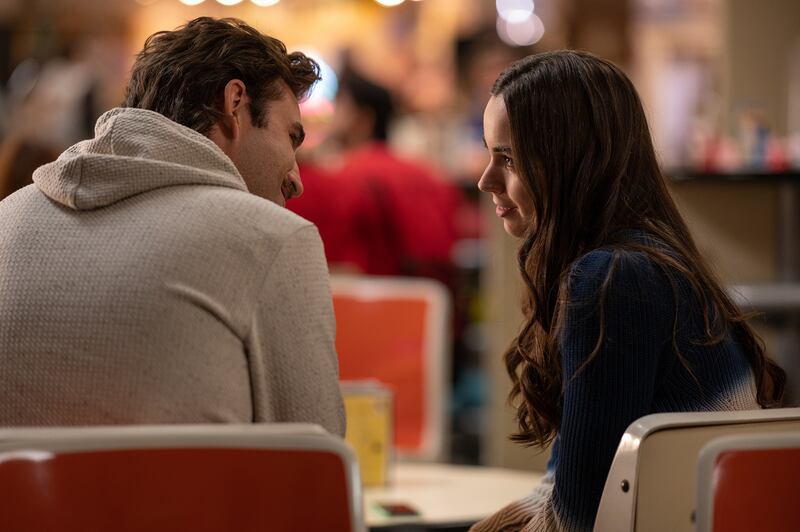 230528-yellowjackets-reynolds-embed-03_jnqs1n