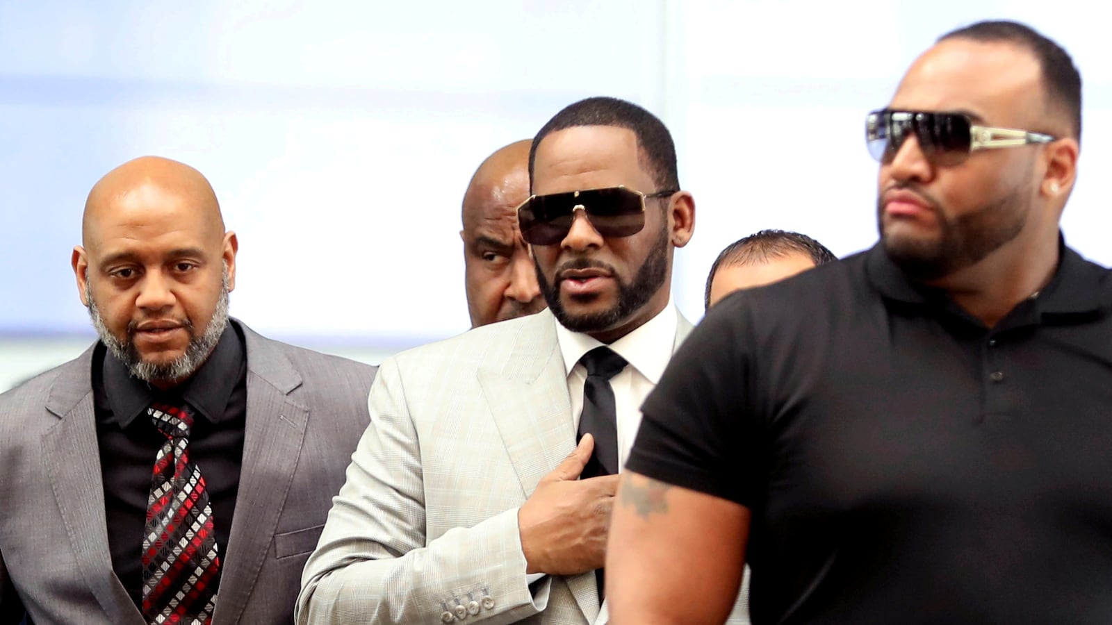 2021-08-18T145638Z_1717384702_RC2Q7P9AV3XJ_RTRMADP_3_PEOPLE-RKELLY_fjjtde