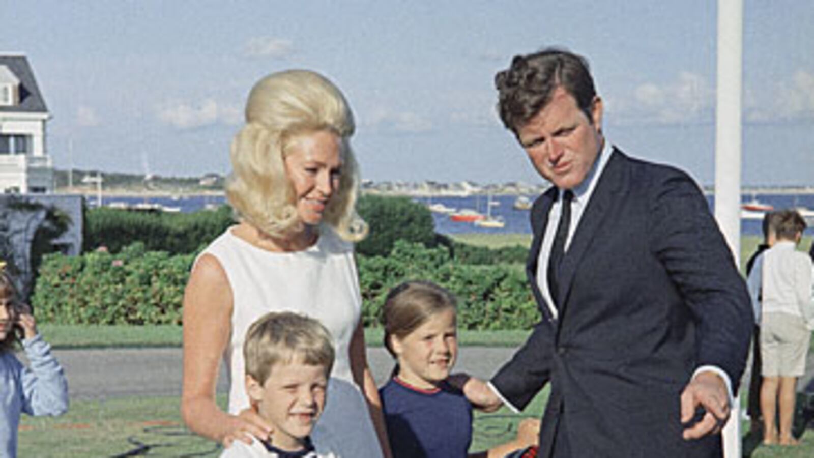 galleries/2009/07/30/intimate-photos-of-the-kennedy-family/kennedy-fam-7_xgx5qo