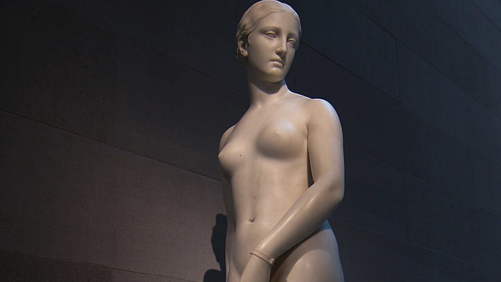 articles/2016/07/10/the-naked-woman-in-chains-who-scandalized-america/160709-Troy-American-Sculptor-who-scandalized-Europe-tease_pchjks