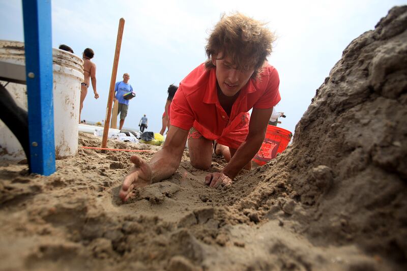 galleries/2013/08/11/seo-the-2013-artist-sandcastle-competition-hosted-by-creative-time-photos/gal-sandcastle-7_kvbjzn