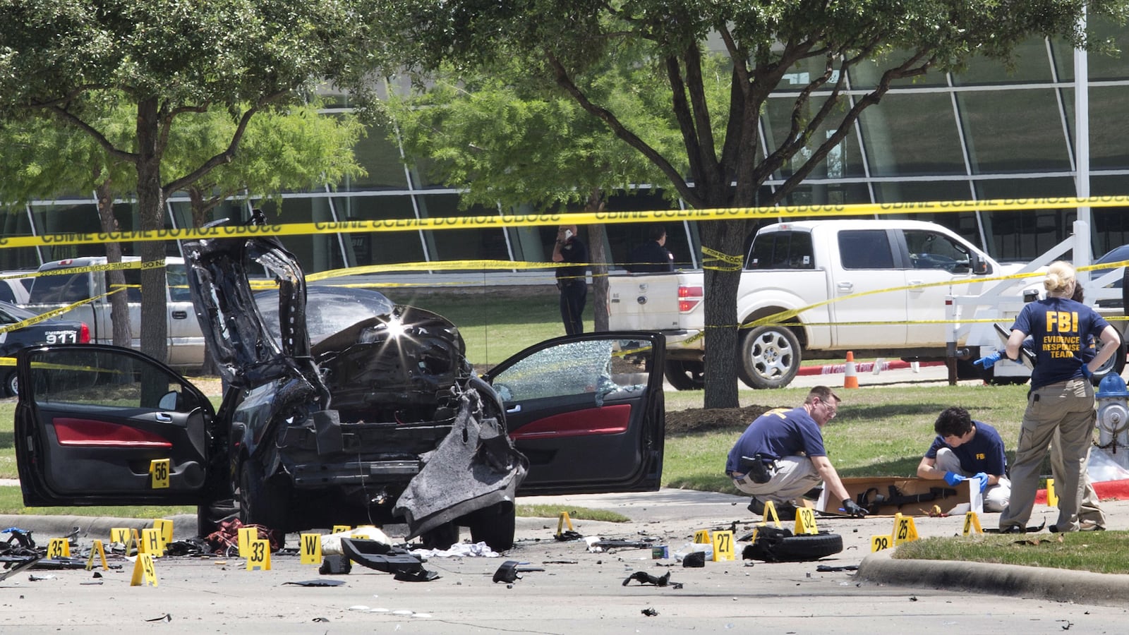 articles/2015/05/05/isis-claims-attack-in-texas/150505-dettmer-garland-tease_oorfgk