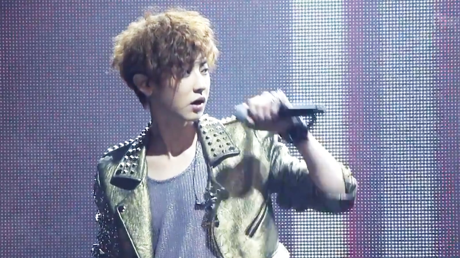 articles/2012/11/26/chanyeol-four-things-to-know-about-k-pop-s-new-star/moynihan-chanyeol-vid-tease_nytwda