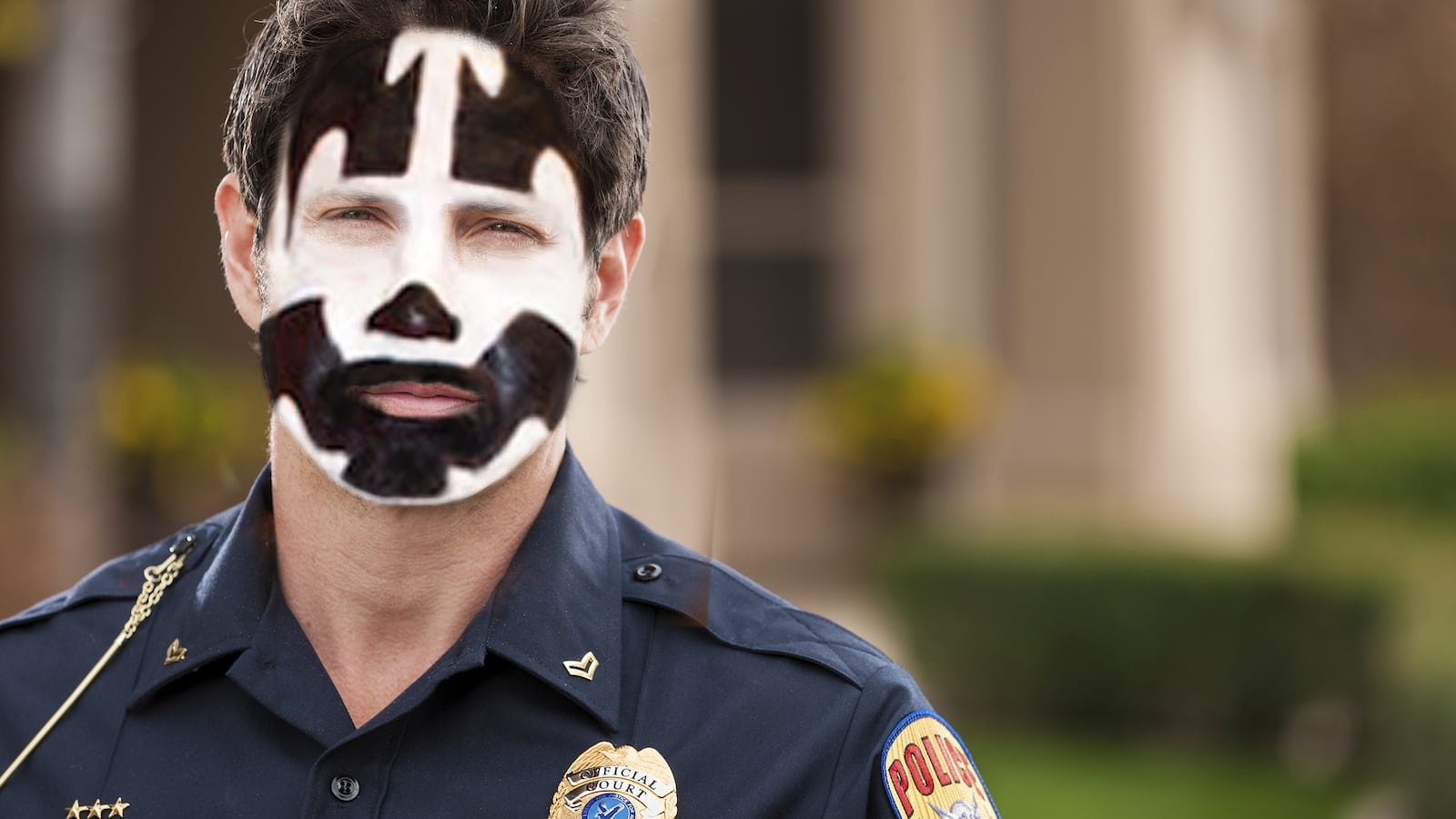 articles/2016/01/26/the-fired-juggalo-cop-hoax/160125-collins-juggalo-tease_qh2q7j