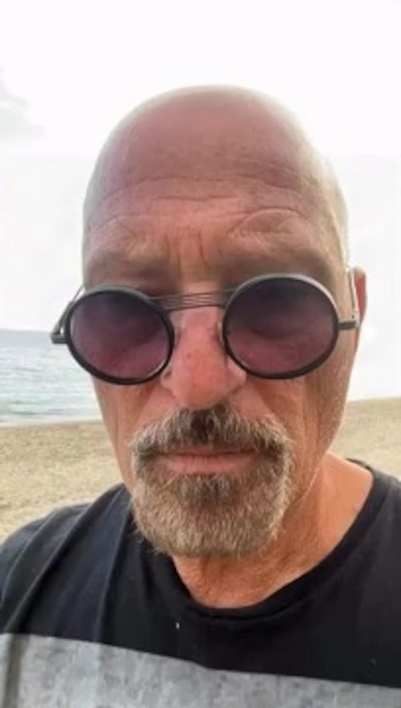 Mandel issued a groveling apology.