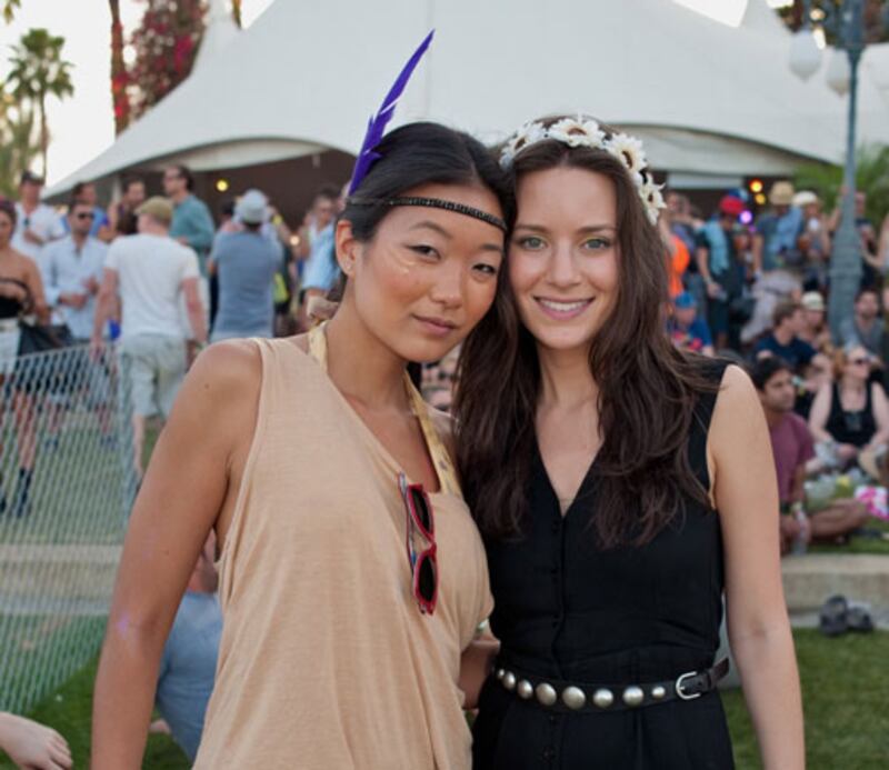 galleries/2011/04/16/2011-coachella/coachella-fans-13_qem1qr