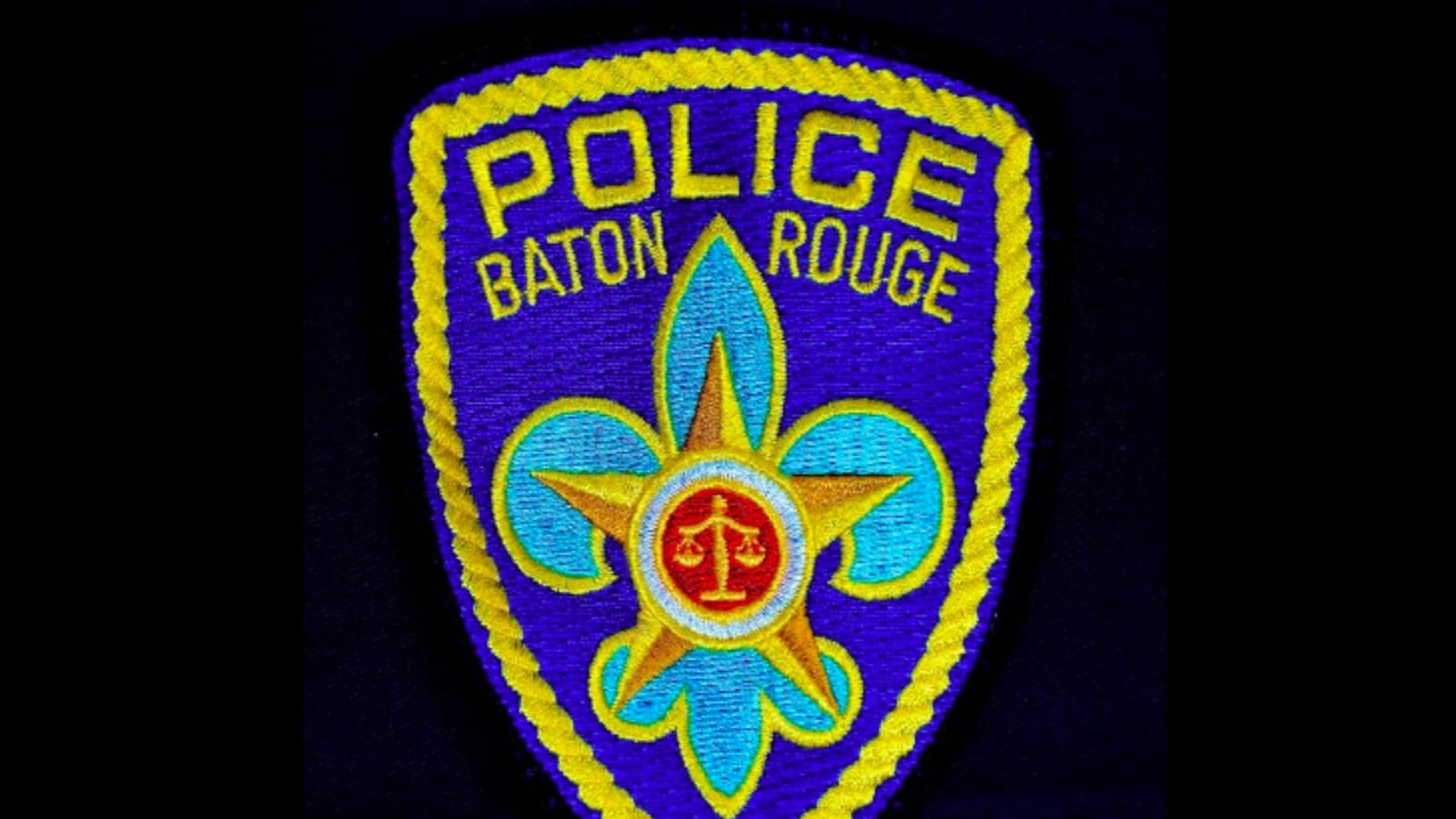 cheats/2016/07/17/report-officer-shot-in-baton-rouge/160717-baton-rouge-police-cheat_gfbuci