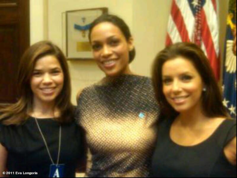 galleries/2011/05/04/celebrity-twit-pics-5-8/twitpi58---longoria_umqgdz