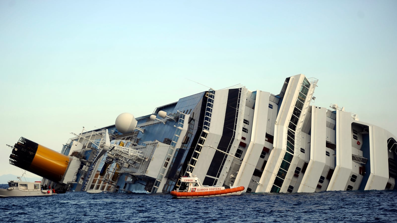 cheats/2012/01/16/report-concordia-captain-was-drinking/2-rescued-cruise-ship-wreck-cs_lh1pvx