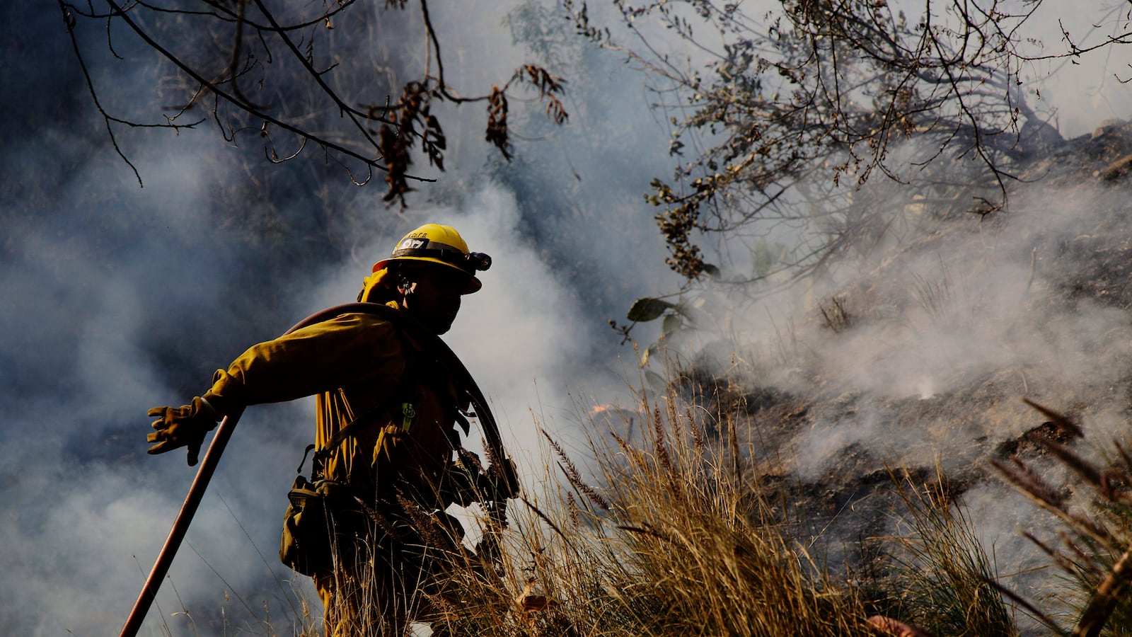 galleries/2014/01/17/southern-california-is-on-fire-1-700-acres-and-counting-photos/calif-fires-9_l8lqhe