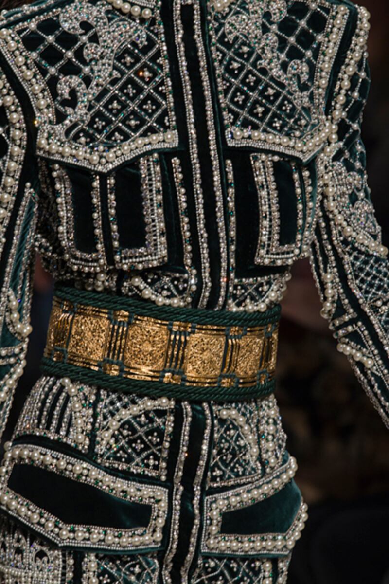 galleries/2012/03/07/louis-vuitton-alexander-mcqueen-and-more-paris-fashion-week-fall-winter-2012-photos/paris-fashion-wrap-balmain_ecn7rr