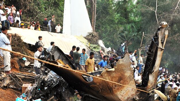 galleries/2011/04/18/dangerous-planes/dangerous-planes---boeing-737_xau8bw