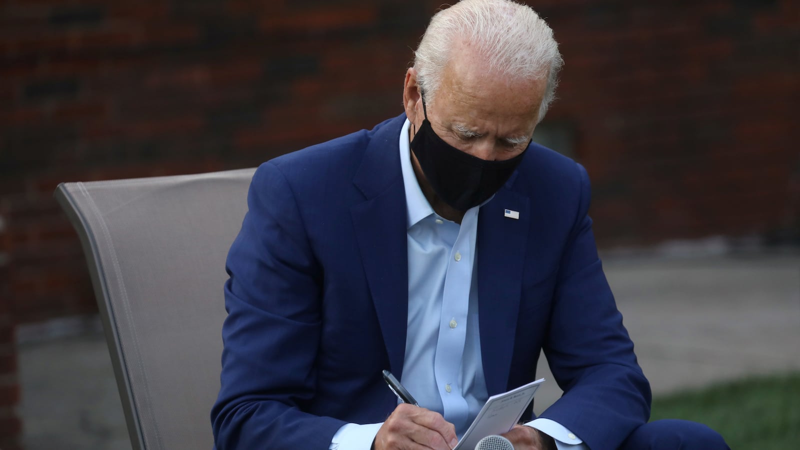 2020-09-09T225150Z_947737342_RC2AVI93WE8R_RTRMADP_3_USA-ELECTION_cmugvh