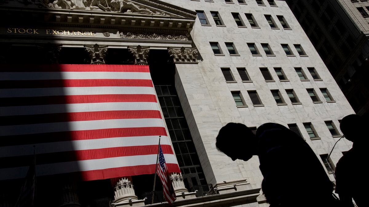 cheats/2011/09/22/global-markets-nosedive/stock-market-opens-disappointing-job-report-cheat_qgdc7y