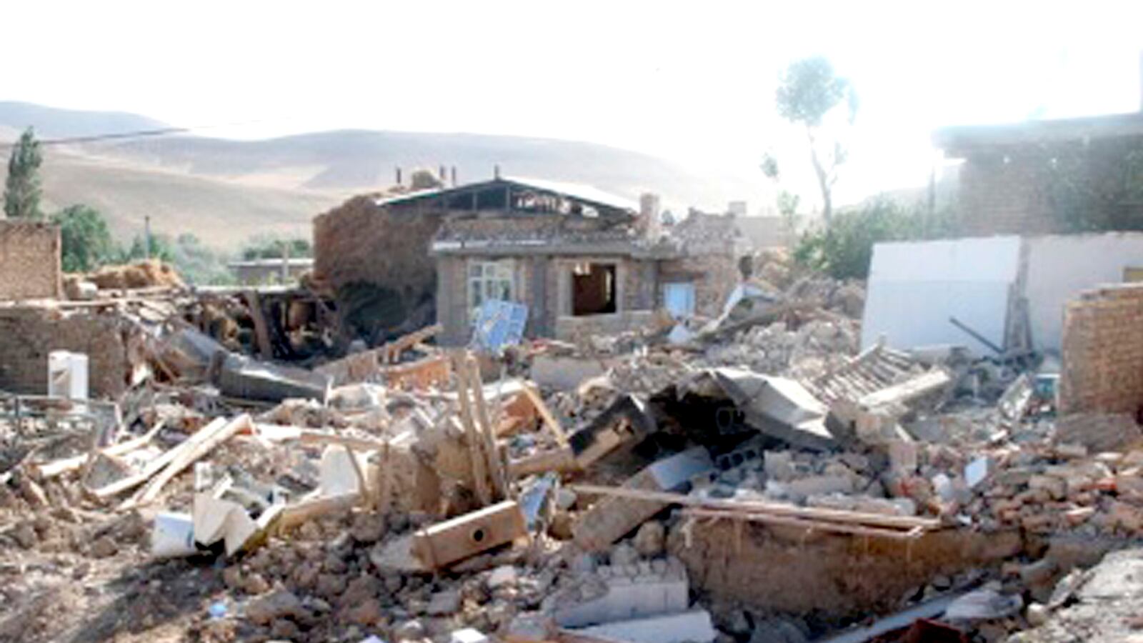 cheats/2013/04/09/deadly-earthquake-shakes-iran/130409-iran-quake-cheat_hppfuf