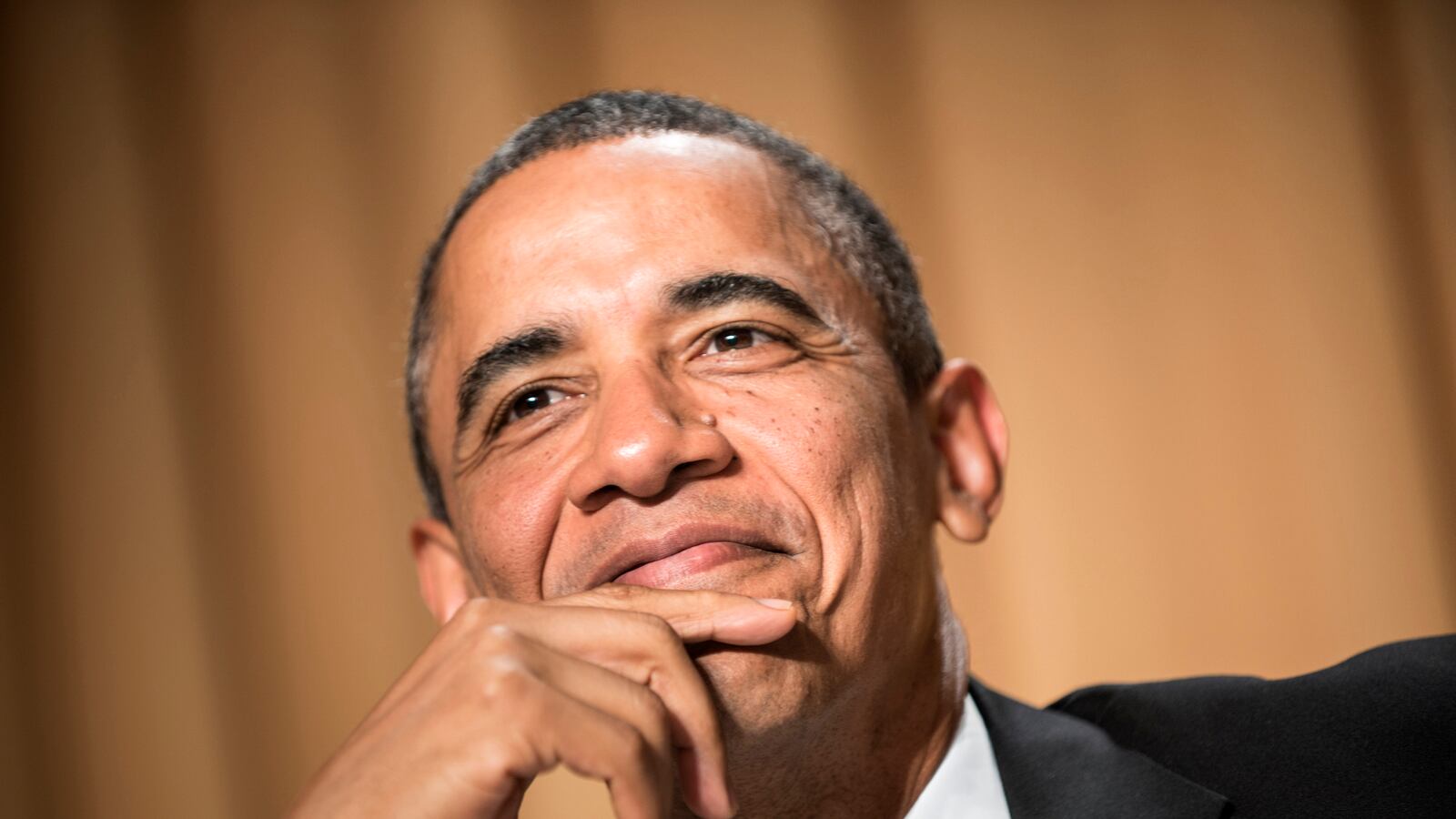 articles/2013/04/28/white-house-correspondents-dinner-obama-nails-it-again/130428-whcd-grove-tease_ucbgcu