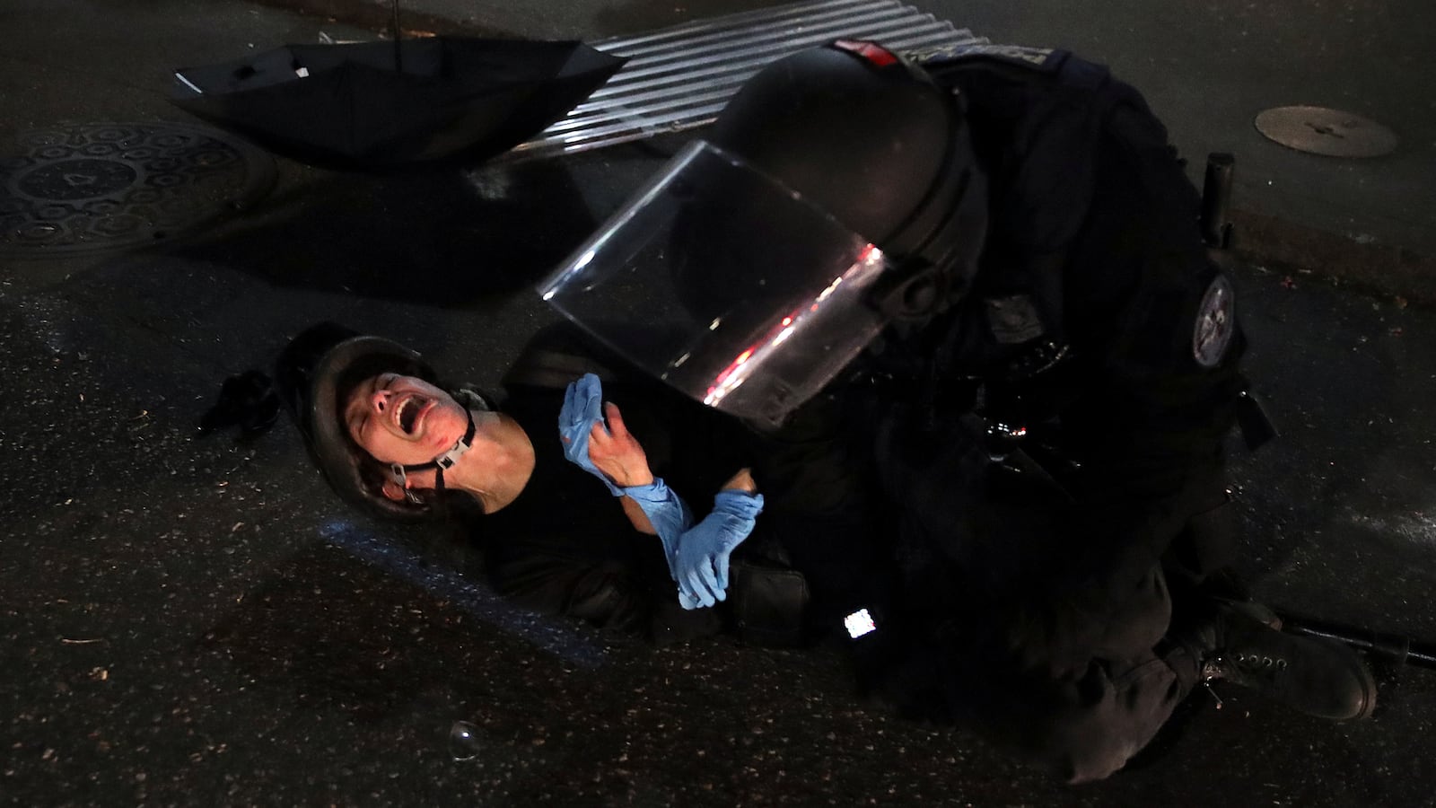 2020-07-26T095514Z_283224606_RC2W0I9DSDOL_RTRMADP_3_GLOBAL-RACE-PROTESTS-PORTLAND_qcfptk